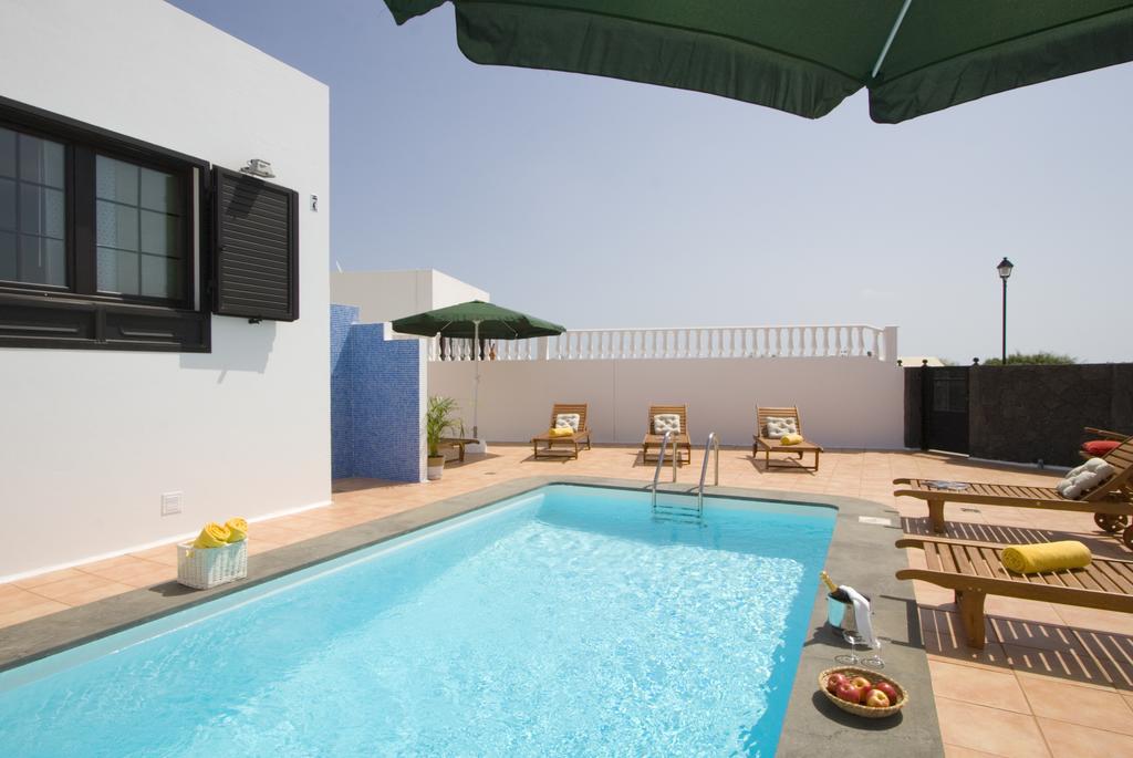 Grand Villa Famara Puerto Del Carmen Πουέρτο Ντελ Κάρμεν Δωμάτιο φωτογραφία